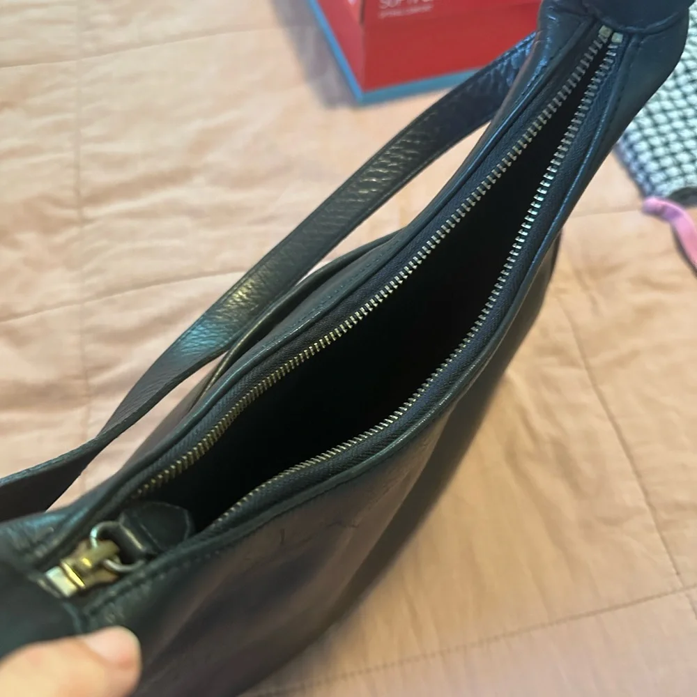 Black Leather Shoulder Bag - Classic Women's Hobo